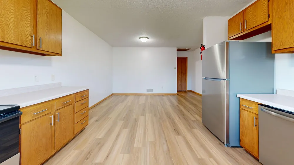 Cozinha integrada com piso vinílico clicado