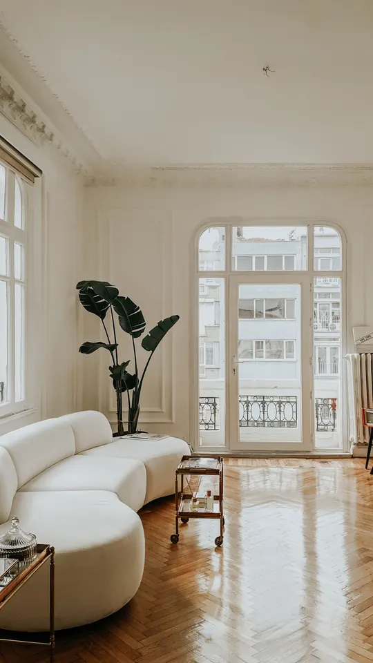 Sala clássica com parquet