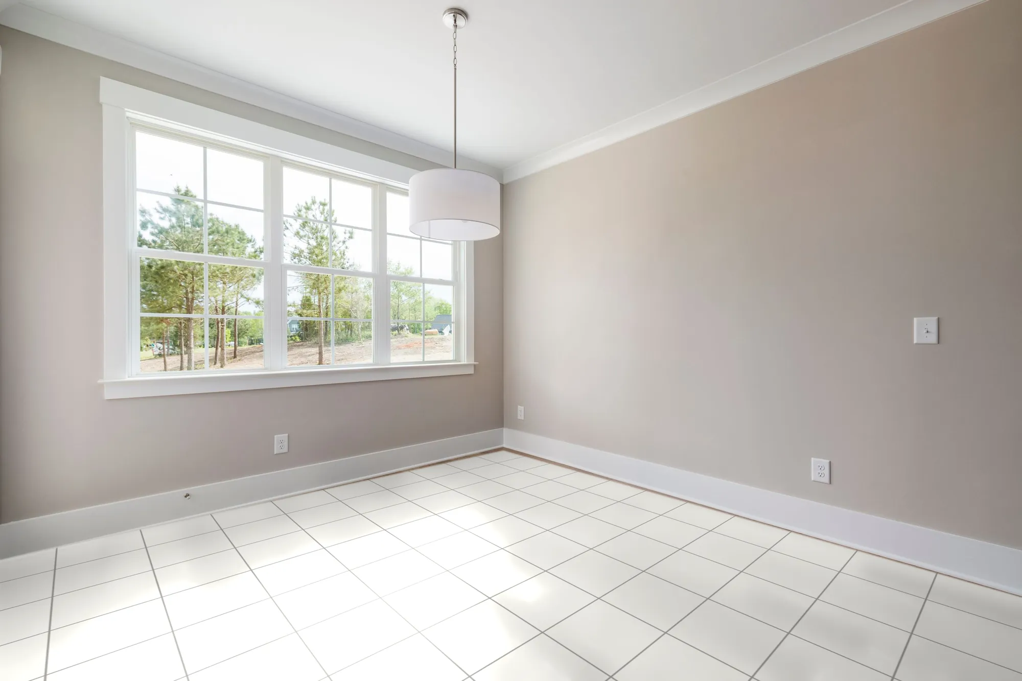 Antes: sala com cerâmica